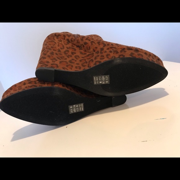 Cheetah print wedge booties - Picture 4 of 5